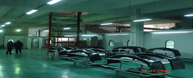 塑料件涂裝生產線上件區